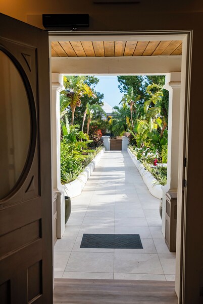 Hillcrest Boutique Hotel, Courtyard Villa Upper Pool View King