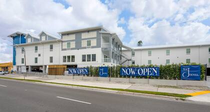 The J Hotel Dunedin Clearwater, an Ascend Collection Hotel