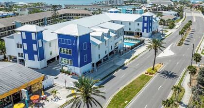 The J Hotel Dunedin near Honeymoon Island State Park, an Ascend Collection Hotel
