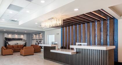 The J Hotel Dunedin Clearwater, an Ascend Collection Hotel