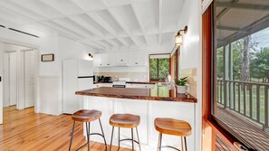 Fridge, oven, dishwasher, toaster - The Gap (Bright)