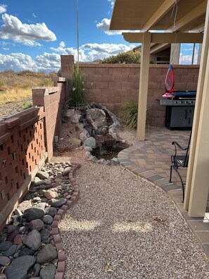 Property grounds - Updated 3-Bedroom House with AC, WiFi in Green Valley with Spectacular Views (Green Valley)