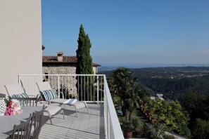 Property grounds - La Cornice sul Garda- Sottobosco- terrace and lake view in residence with pool (Castello)