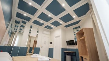 Camera Standard, balcone, vista cortile | Una scrivania, culle/letti per bambini (a pagamento), Wi-Fi gratuito