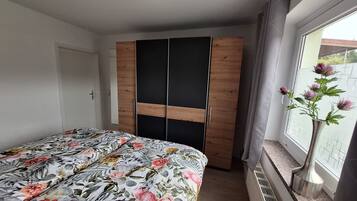 1 bedroom, WiFi, bed sheets