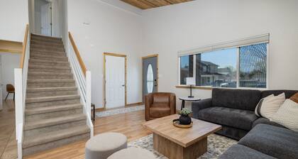 FRUITOPIA! Your 4 bedroom, 2 bath adventure basecamp in downtown Fruita CO