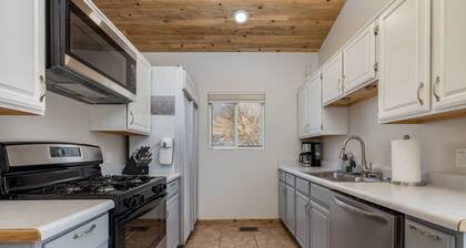 FRUITOPIA! Your 4 bedroom, 2 bath adventure basecamp in downtown Fruita CO