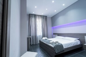 Standardrum - utsikt mot staden - annex (Piazza Mercato 45) | Skrivbord, barnsängar, gratis wi-fi och sängkläder