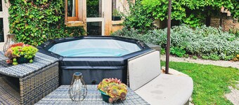 Charming 1 BDR Apt w/ Garden in Quiet Village