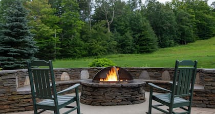 Charming 1BR Retreat | Ski-In Access