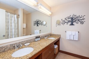 Hair dryer, towels, soap, shampoo - Ski-In Mountain Suite | Cozy Escape (West Dover)