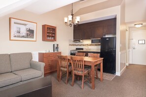 Interior - Ski-In Mountain Suite | Cozy Escape (West Dover)