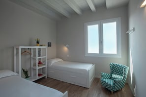 2 bedrooms, WiFi, bed sheets - La Cornice sul Garda - Sambuco - terrace and lake view in residence with pool (Castello)