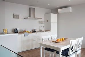 Dining - La Cornice sul Garda - Sambuco - terrace and lake view in residence with pool (Castello)