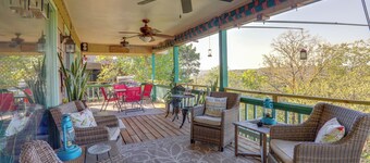 'The Treehouse' in Cherokee Village: Deck & Views