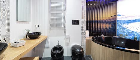 Suite estudio clásica, hidromasaje, en edificio contiguo (Piazza Mercato 45) | Escritorio, espacio para trabajar con laptop, cunas y wifi gratis