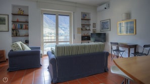 Apartment (1 Bedroom) | Living area