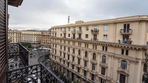 Comfort Studio Suite, Annex Building (Via G.S.Felice 24 5P) - P.C. BOUTIQUE DE GASPERI by ClaPa Group Dislocated Hospitality (Naples)