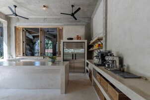 Free daily full breakfast