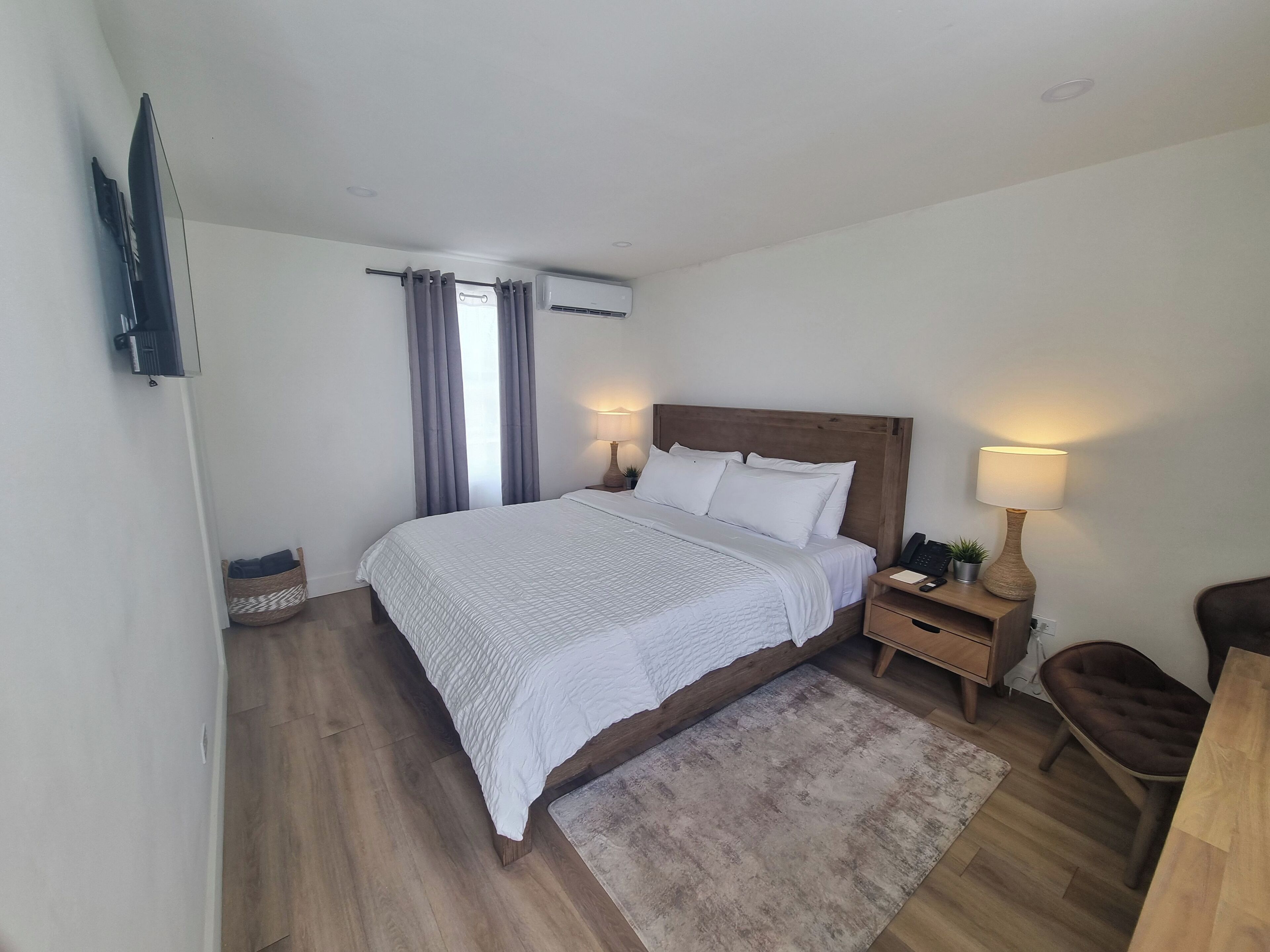 1 bedroom, in-room safe, iron/ironing board, free WiFi