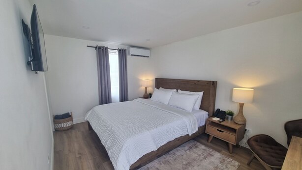 1 bedroom, in-room safe, iron/ironing board, free WiFi - Hillcrest Boutique Hotel, Courtyard Villa Upper Pool View King -11 (St. George's)