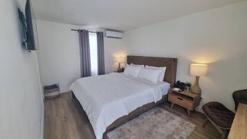 1 bedroom, in-room safe, iron/ironing board, free WiFi
