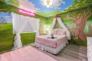 6 Schlafzimmer, Schreibtisch, Bügeleisen/Bügelbrett, WLAN