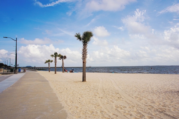 Liegestühle, Strandtücher