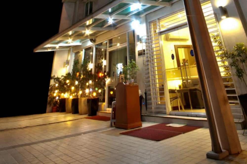 Collection O Avitel Hotel near Osmena Highway, PNR Pasay Station, Metro Manila