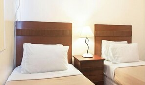 Deluxe Twin Room | Premium bedding, desk, laptop workspace, WiFi (free) - Collection O Avitel Hotel near Osmena Highway, PNR Pasay Station, Metro Manila (Makati)