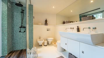 House | 3 bedrooms, soundproofing