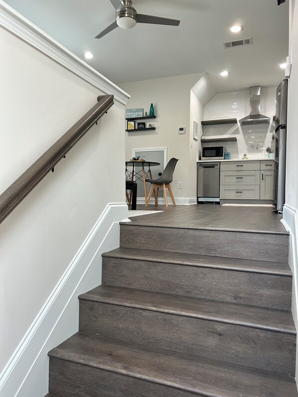 Interior - Cozy East Lake Carriage House - Close To Everything (Atlanta)