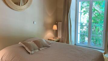 4 slaapkamers, een strijkplank/strijkijzer, wifi, beddengoed