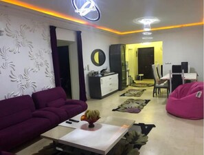Interior - In Dreamland Classy, Sunny, Quiet and very Safe (Cairo)