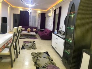 Interior - In Dreamland Classy, Sunny, Quiet and very Safe (Cairo)