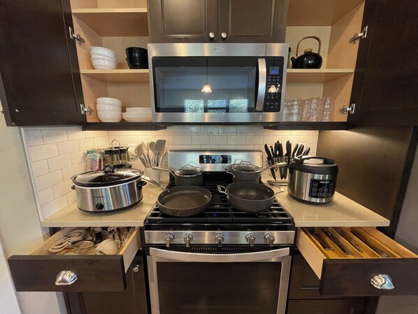 Fridge, microwave, oven, stovetop