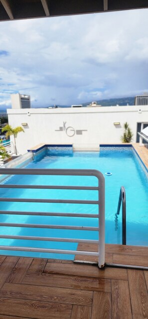 Pool - 2-bedroom apartment in delightful Kingston with WiFi, fitness room, AC (Kingston)