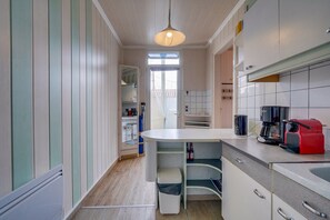 Fridge, microwave, oven, dishwasher - Apartment St Arnaud- Beaches and center on foot (Arcachon)