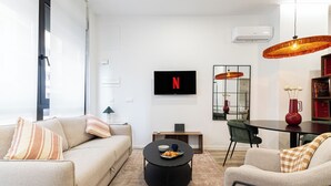 TV - Renovated loft | Adapted | Smart TV | AC | 3Pax | (Valencia)