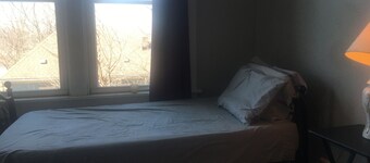 Historic country feel, Cozy 1-bedroom condo in heart of Saint Joseph with WiFi,