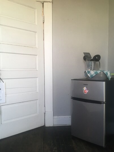 Historic country feel, Cozy 1-bedroom condo in heart of Saint Joseph with WiFi,