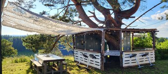 AU DOUX REFUGE" SELF-CATERING COTTAGE LARGE CAPACITY / FARM ANIMALS / OUTDOOR GAMES