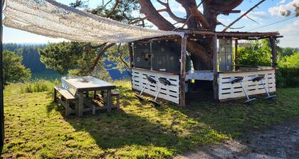 AU DOUX REFUGE" SELF-CATERING COTTAGE LARGE CAPACITY / FARM ANIMALS / OUTDOOR GAMES