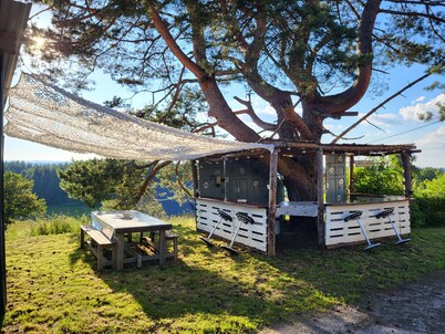 AU DOUX REFUGE" SELF-CATERING COTTAGE LARGE CAPACITY / FARM ANIMALS / OUTDOOR GAMES