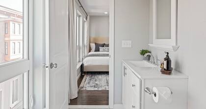 New! King Bed, Sleeps 12, 1,800 sqft, 20 Minutes to NYC, Near PATH Train & Parks