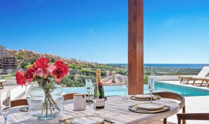 Outdoor dining - Villa Sereno | Ref. #96 (Marbella)