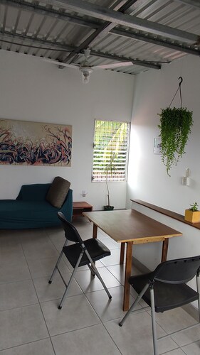 Cozy 1-bedroom apartment in Managua with kitchenette and WiFi