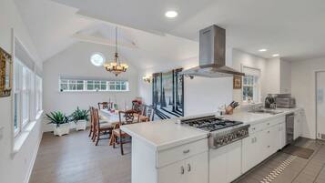 Microwave, oven, stovetop, coffee/tea maker