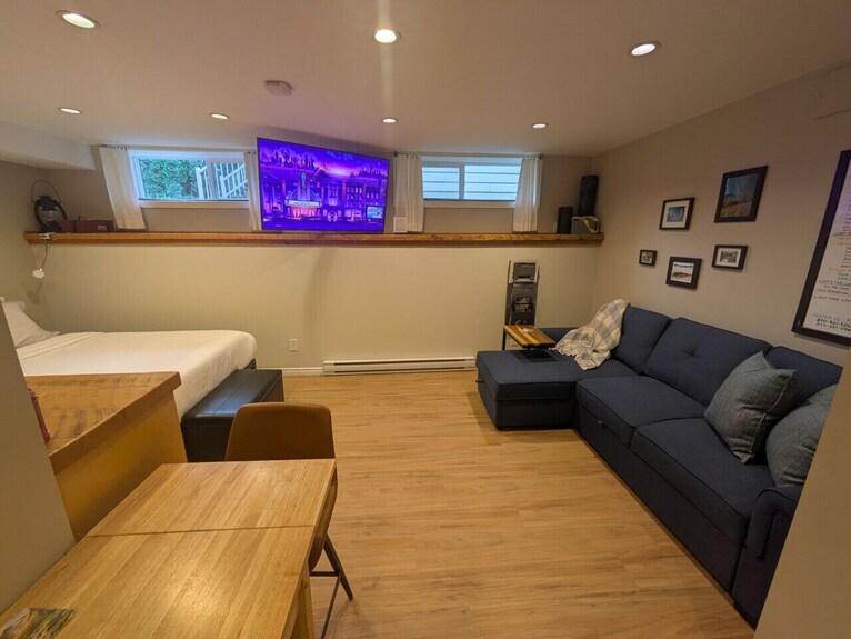Fresh Studio Apartment In Central Rossland - Rossland