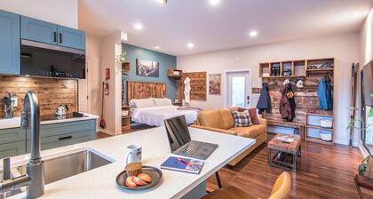 Sparkling NEW Rossland Midtown Studio Apartment